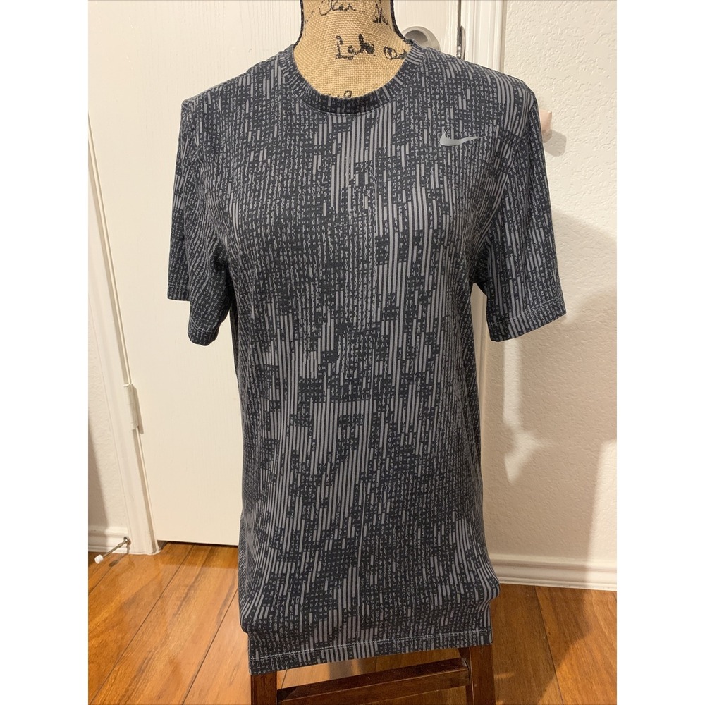 the nike tee Medium Men's T Shirt Black Gray EUC Athletic